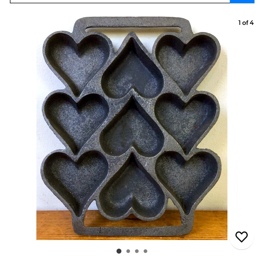 Vintage mid century cast iron heart shaped baking / griddle / cornbread mold.
